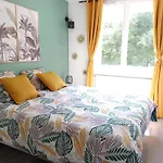 Proche Chu - 4 Couchages - Parking Gratuit - Local Velo *