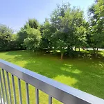 Proche Chu - 4 Couchages - Parking Gratuit - Local Velo Appartement